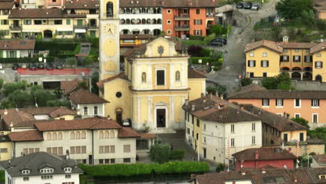 Church-of-San-Giorgio-Martire-located-at-the-heart-of-italian-town,-Sulzano