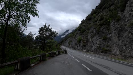 View-of-an-empty-mountain-route-in-the-Swiss-Alps-in-spring