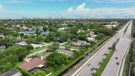 Luxury-Housing-Area-in-Suburb-of-Naples-City-with-traffic-on-highway