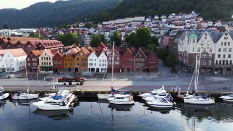 Impresionante-Vista-Aérea-Sobre-Bryggen