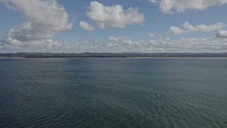 Flight-Over-Byron-Bay-In-New-South-Wales,-Australia---Drone-Shot