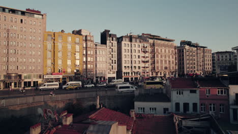 Vista-Aérea-Del-área-De-Beyoglu-En-La-Ciudad-De-Estambul,-Turquía