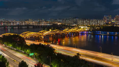 Night-Seoul-Timelapse-of-Cars-Movement-on-Olympic-Expressway-and-Hangang-Bridge-Over-Han-River,-Yongsan-District-Apartments