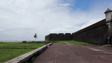 Entdecken-Sie-Die-Komplizierten-Entwässerungssysteme-Der-Festung-São-José-De-Macapá