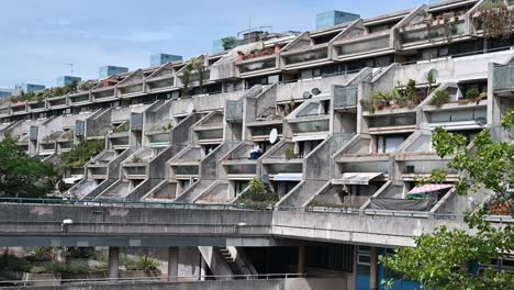 Old-structure-of-Alexandra-Road-Park,-London,-United-Kingdom