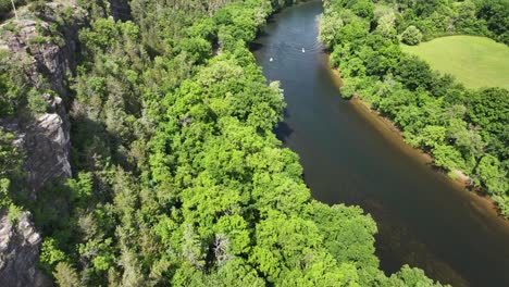 Summer-Scenery-at-the-White-river-in-Arkansas