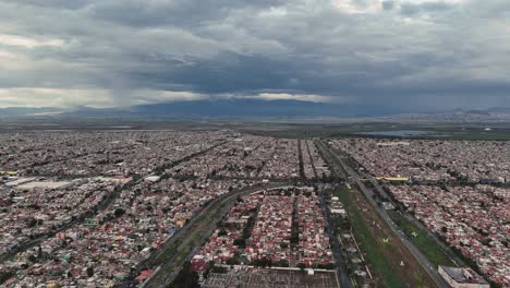 Expansión-Urbana-De-Ecatepec-En-La-Periferia-De-La-Ciudad-De-México