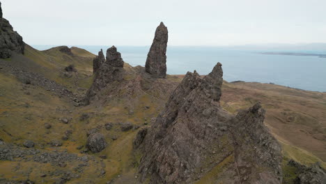 Old-Man-Of-Storr,-Schottland,-Drohne,-4k