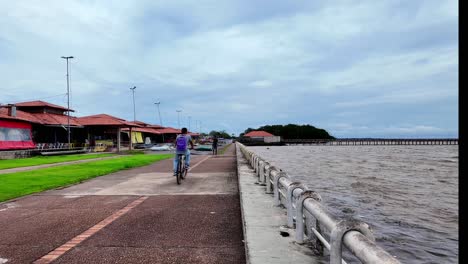 Experimente-El-Ambiente-Relajado-Del-Paseo-Marítimo-De-Macapá