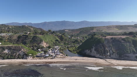 Santa-Barbara-California.-View-of-Beach-Cities