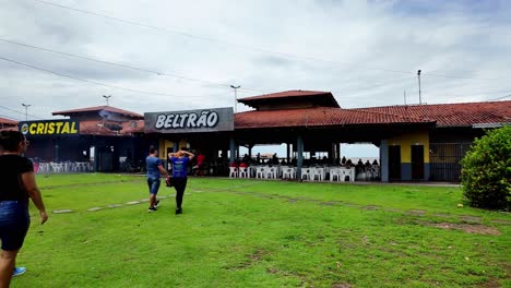 Capture-locals-heading-to-waterfront-restaurants-in-Macapá,-Brazil