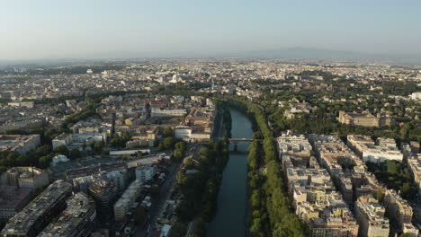 Luftaufnahme-Von-Trastevere,-Rom,-Italien,-Mit-Blick-Auf-Den-Fluss