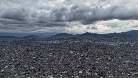 Hyperlapse-from-above-Ecatepec,-suburbs-of-Mexico-City,-with-moving-clouds