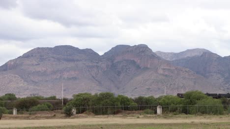 Magical-mountains-crossing-the-train-in-the-desert