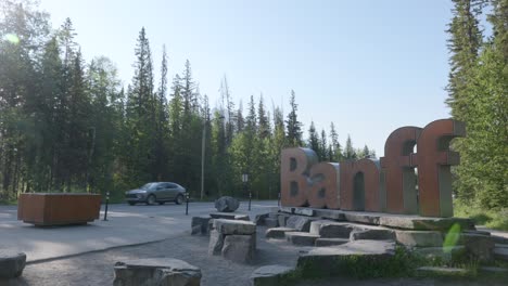 Welcome-to-resort-town-Banff,-location-signage,-national-park-municipality