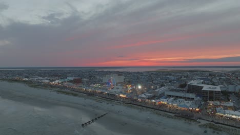 Luftaufnahme-Von-Ocean-City-Beach,-New-Jersey-Bei-Sonnenuntergang