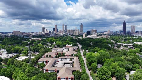 Drone-shot-pushing-in-on-downtown-Atlanta-during-a-cloudy-day