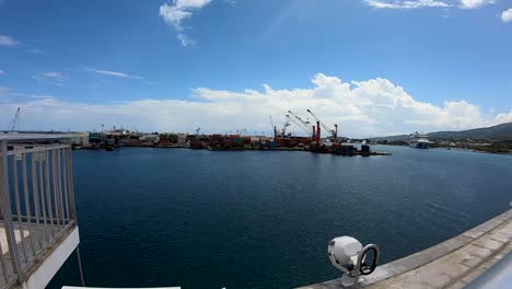 Imágenes-De-Lapso-De-Tiempo-Saliendo-Del-Puerto-En-Barcos-De-Carga-Y-Grúas-Portacontenedores