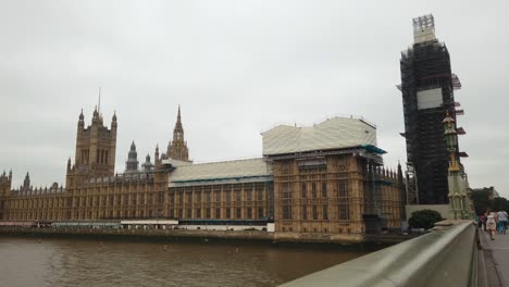 Las-Casas-Del-Parlamento-Desde-El-Puente-De-Westminster