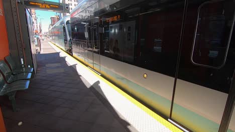 The-metro-light-rail-pulls-out-from-the-station