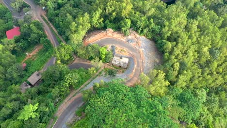 Die-Straße,-Die-Zum-Narahari-Parvvatha-Hill-Tempel-Führt