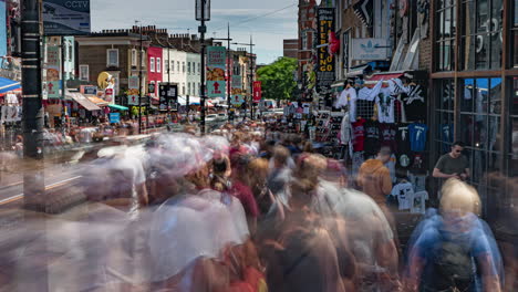 Time-lapse-of-Camden-High-Street,-this-fashionable-shopping-area-is-located-in-North-London,-Uk