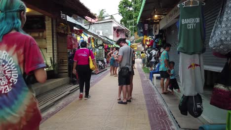 Las-Calles-De-La-Isla-Phi-phi-Por-La-Noche