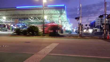 Centro-De-Transporte-Que-Presta-Servicios-En-Orlando,-Florida,-Y-Ofrece-Servicio-De-Autobús-Y-Tren-Para-Los-Viajeros.-