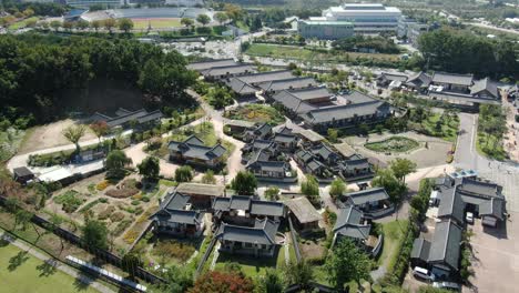 Koreanisches-Dorf-Mit-Traditionellen-Häusern,-Gong-ju