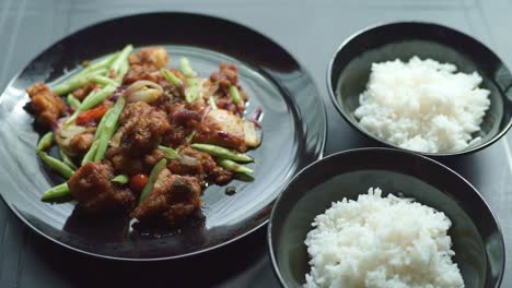 Cocina-Asiática,-Salteado-De-Pollo-Picante