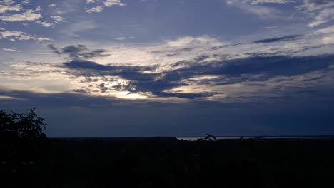 Lapso-De-Tiempo-Del-Atardecer-En-La-Jungla