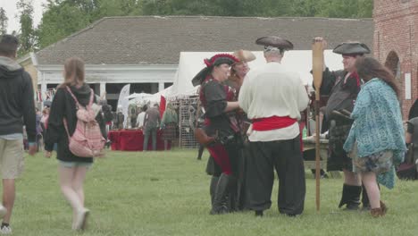 Warenverkäufer-Auf-Einer-Renaissance-Messe,-Philadelphia-Renaissance-Fair,-Fort-Mifflin,-Pennsylvania