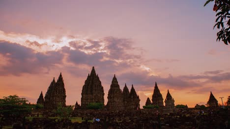 Zeitraffer-In-Indonesien-Mit-Traditionellen-Denkmälern,-Dem-Prambanan-Tempel