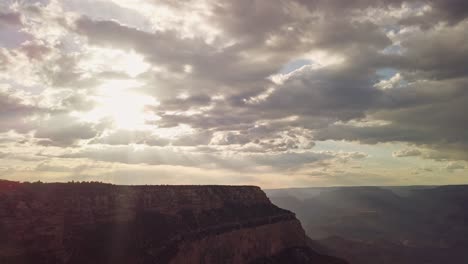 Zeitraffer-Des-Sonnenuntergangs-Mit-Wolken-Im-Grand-Canyon-Nationalpark,-Arizona,-USA