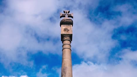 Monumento-da-coluna-in-monte-brasil,-Angra-do-Heroismo,-Terceira,-Açores