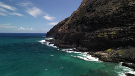 Aerial-flight-of-the-Makapuu-coastline-towards-the-lighthouse