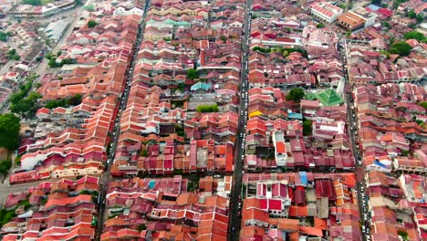 Drohnen-Luftaufnahmen-In-Der-Altstadt-Von-Malacca,-Malaysia