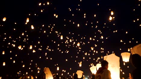 The-rising-of-thousands-of-lanterns-in-4k