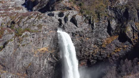 Majestic-Manafossen-Waterfall,-Norway