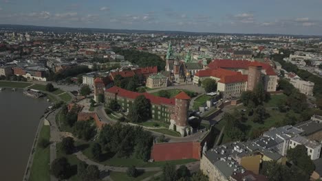 Krakau-Touristischer-Ort-Schloss-Kirche-Polen