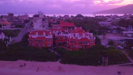 Sunset-in-Brasil,-hotel-footage-closing-in