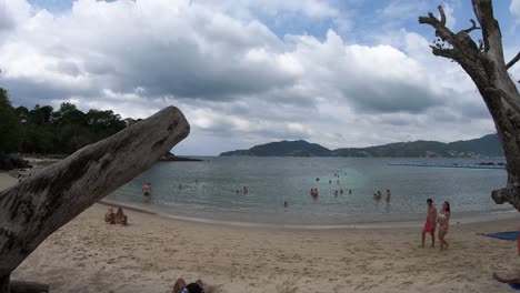 PAN-People-enjoying-seabreeze-at-a-beach-during-vacation