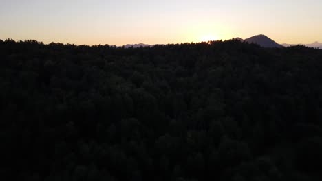 Sunset-is-setting-behind-the-mountains-in-the-distance