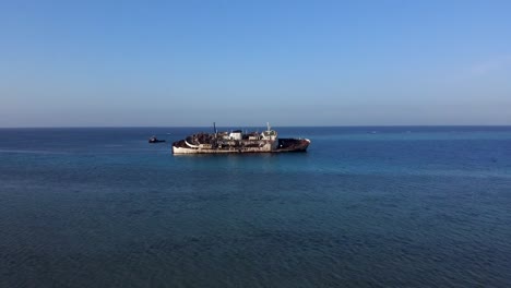 Al-fahad-shipwreck-in-jeddah-saudiarabia-in-redsea