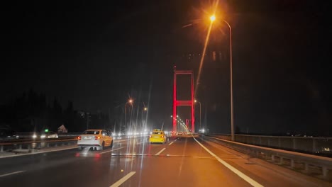 Stadtverkehr-In-Istanbul-Bei-Nacht