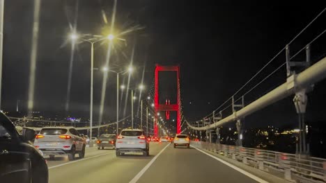 Tráfico-Urbano-En-Estambul-Por-La-Noche