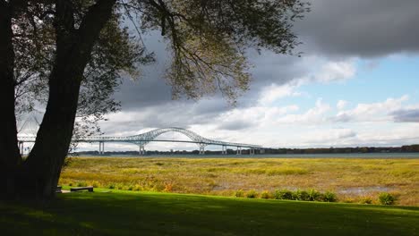 Vista-Del-Puente-Con-El-Río