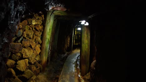 Túnel-De-La-Mina-Sasaune---Okama,-Japón