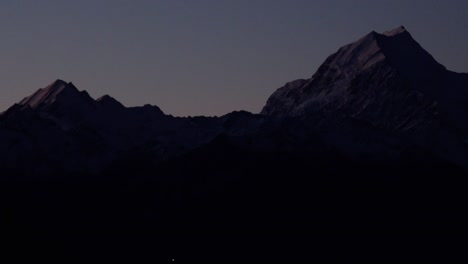 Sunset-in-New-Zealand,-with-the-view-of-Mount-Cook