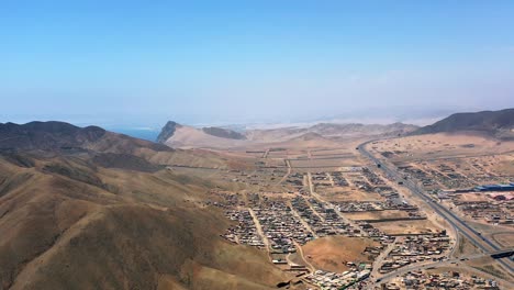 4K-Drohnenaufnahmen-Aus-Der-Luft-In-Pucusana,-Lima,-Peru